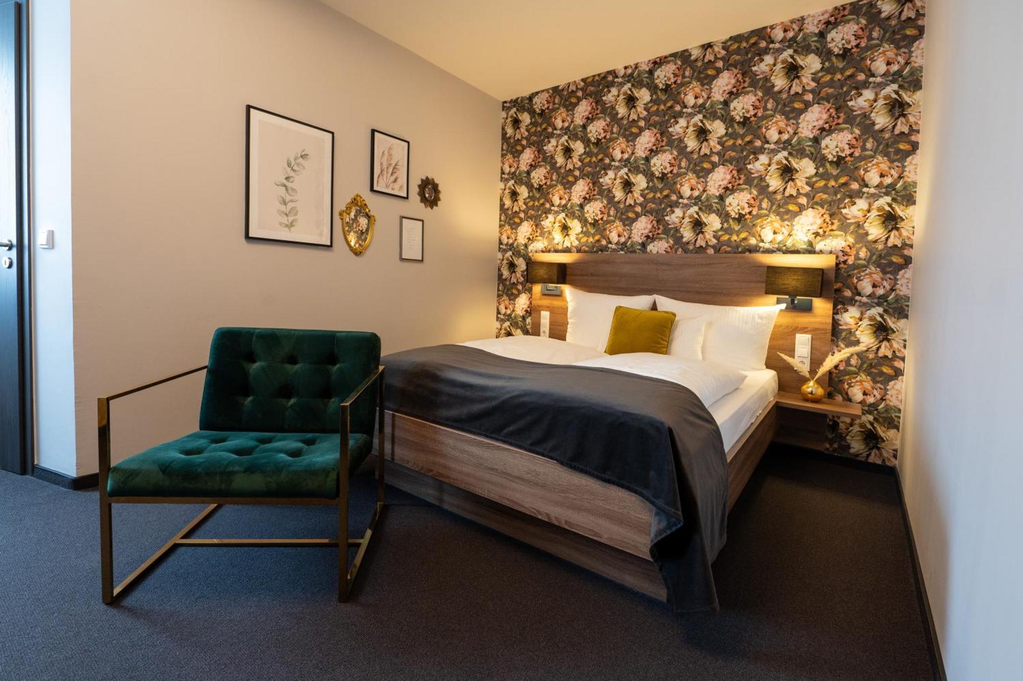 V Boutique Hotel Μπέμπλινγκεν Εξωτερικό φωτογραφία