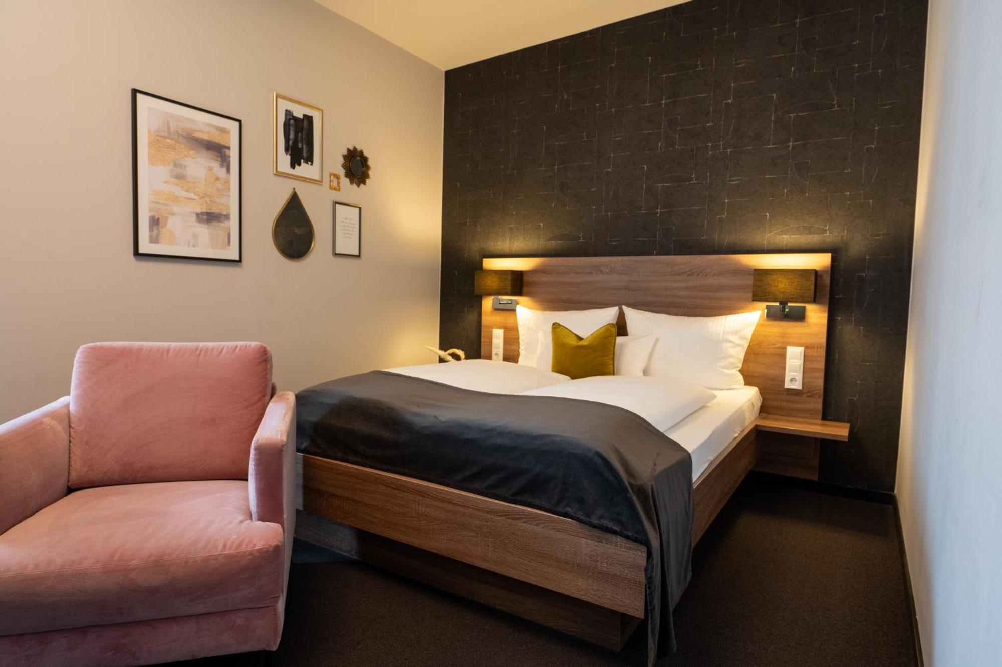 V Boutique Hotel Μπέμπλινγκεν Εξωτερικό φωτογραφία