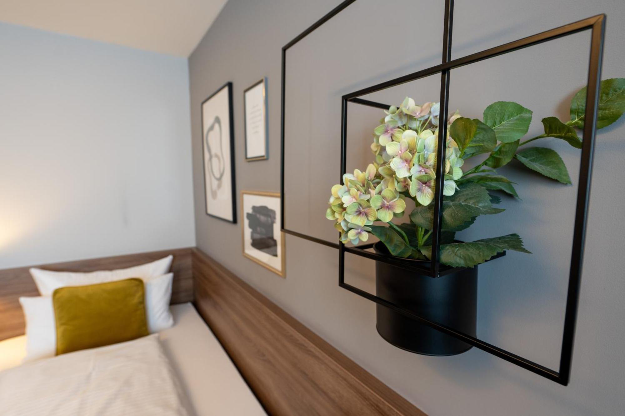 V Boutique Hotel Μπέμπλινγκεν Εξωτερικό φωτογραφία