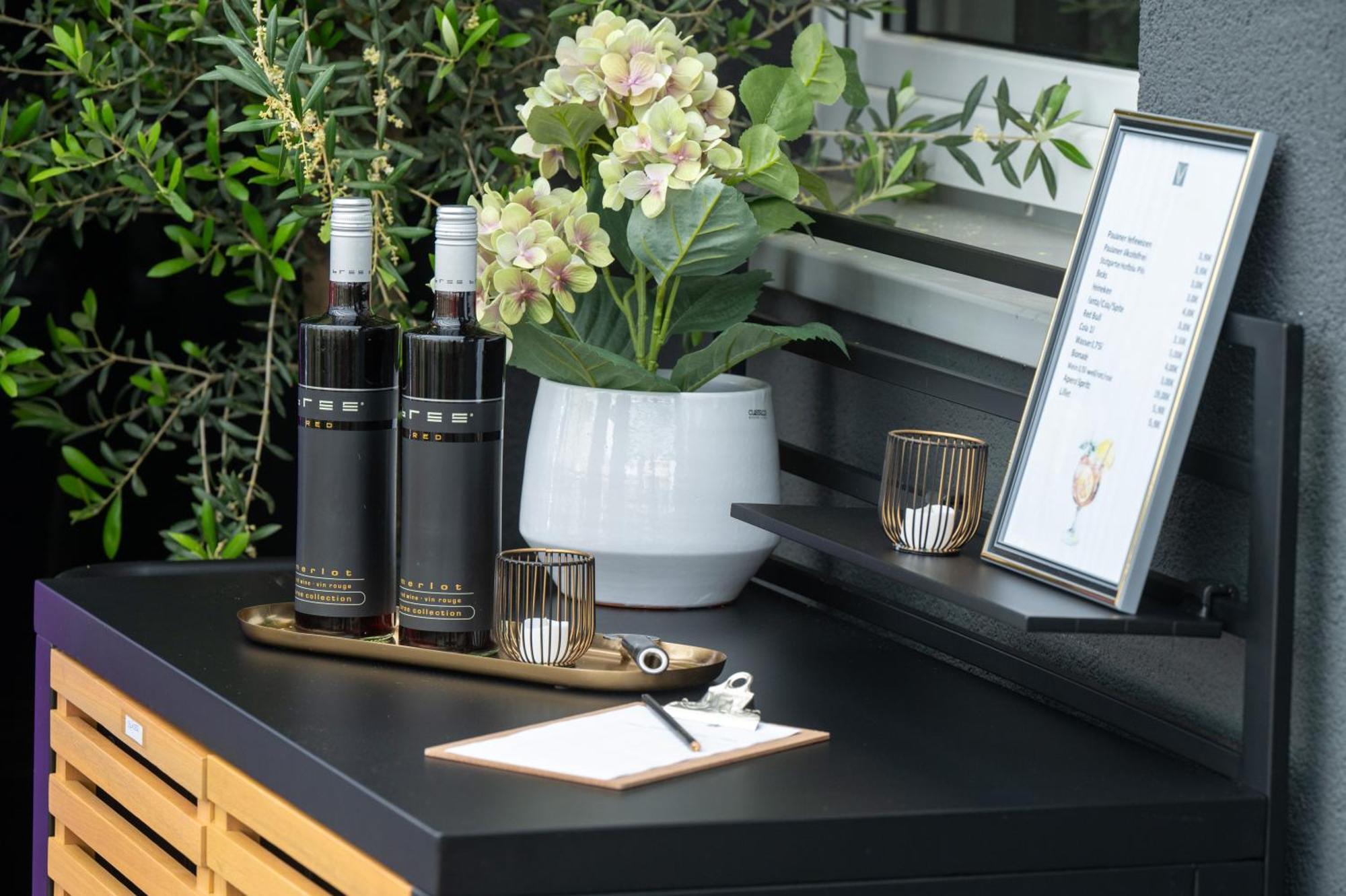 V Boutique Hotel Μπέμπλινγκεν Εξωτερικό φωτογραφία