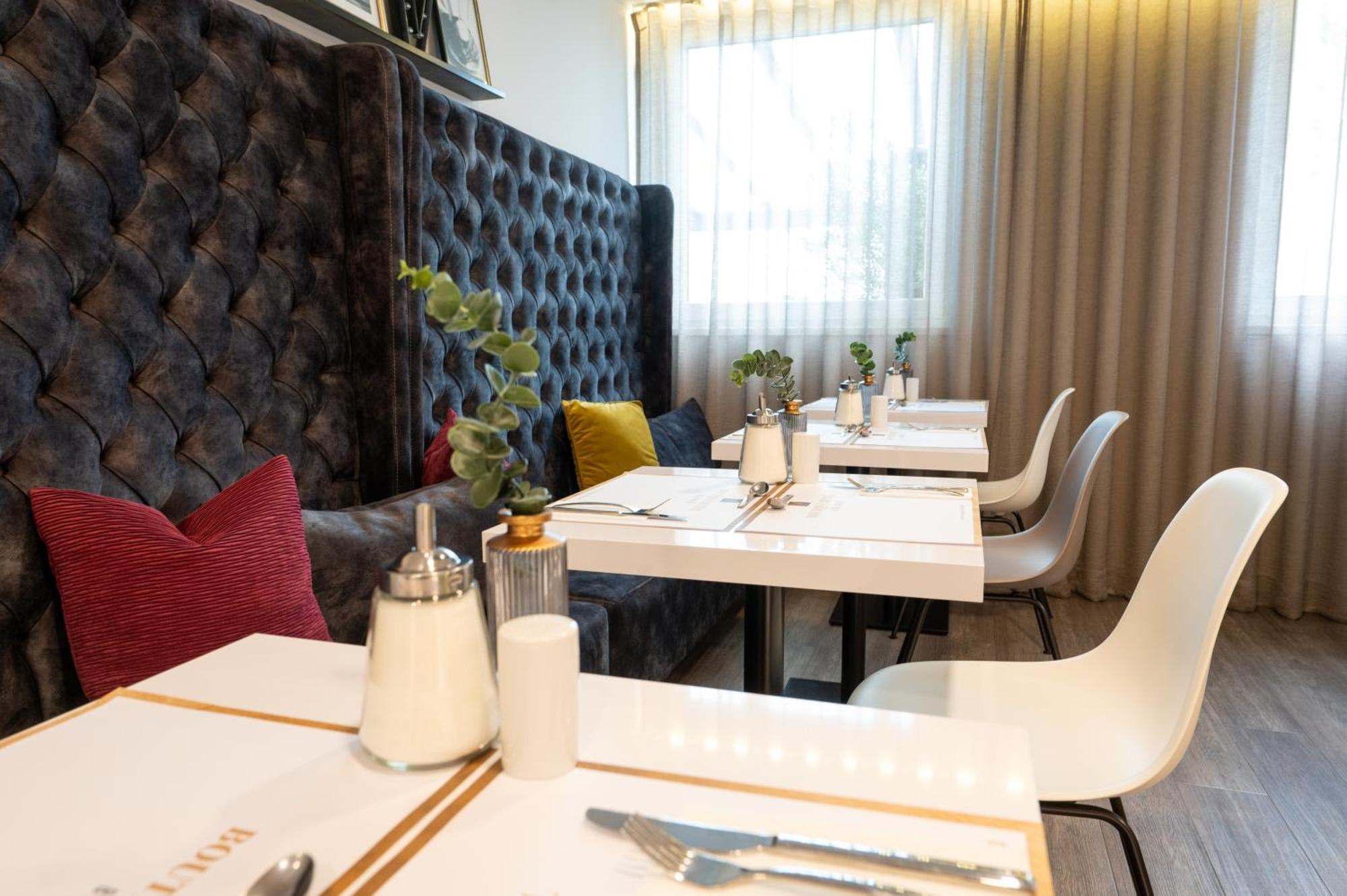 V Boutique Hotel Μπέμπλινγκεν Εξωτερικό φωτογραφία